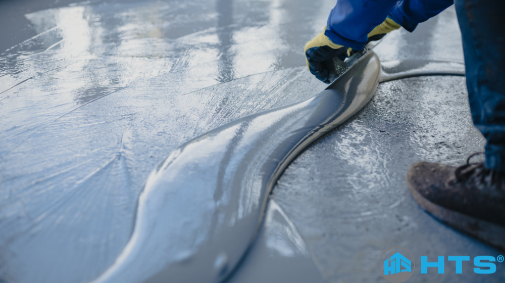 Sàn keo epoxy là gì, bề mặt phủ keo epoxy bám dính tốt, phù hợp nhà xưởng và kho bãi